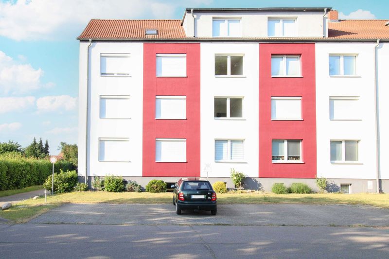 Vermietung oder Selbsteinzug: Schnuckelige 4-Raum-Dachgeschosswohnung mit Garage in Parchim